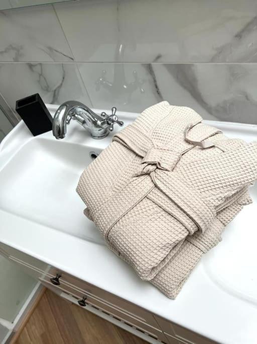 Cosy T3 Centre Reims/Pkg Prive Apartment Ngoại thất bức ảnh